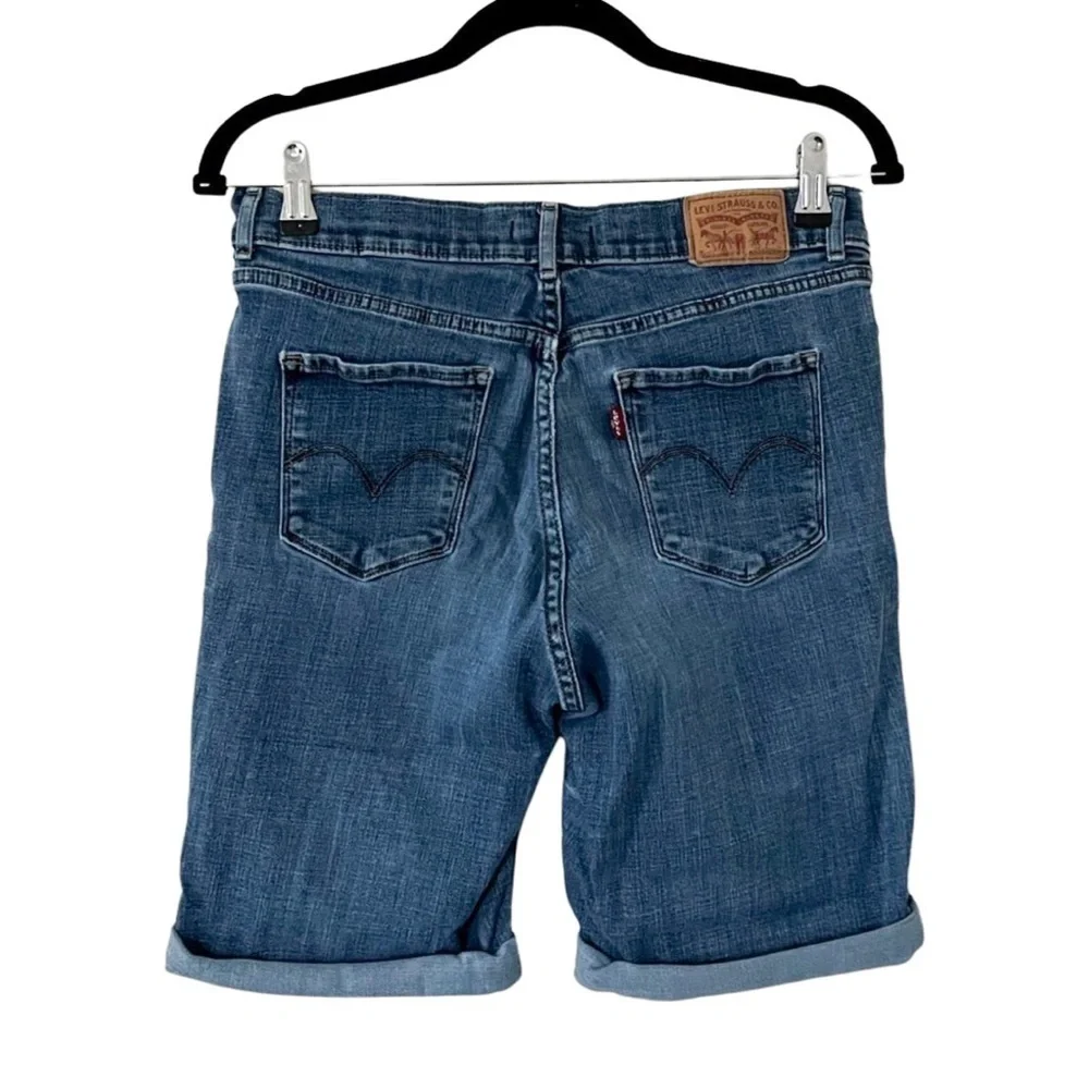 LEVI'S Bermuda Mid-Rise Medium Wash Denim Shorts Size 27